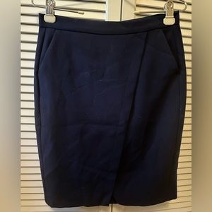 Banana Republic Navy Blue Skirt with Pockets - Size 4